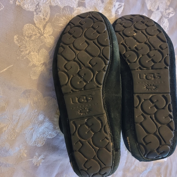 UGG - Picture 4 of 4